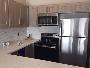 1800 Grismer Avenue 1-2 Beds Apartment for Rent Photo Gallery 1